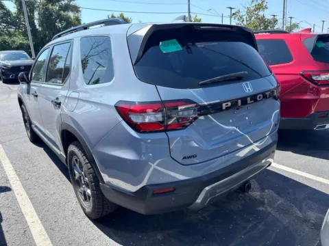 More photos of 2026 Honda Pilot TrailSport at Jay Wolfe Honda, MO