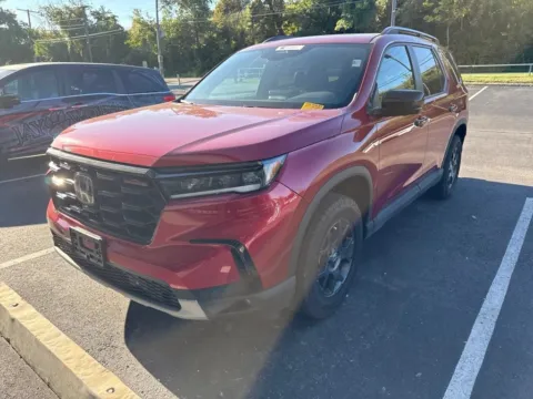 Another view of 2025 Honda Pilot TrailSport for sale in Kansas City, MO at Jay Wolfe Honda