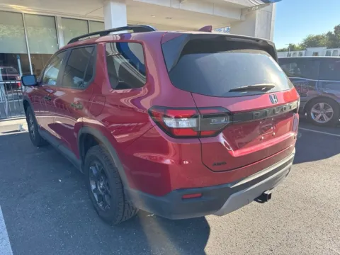 More photos of 2025 Honda Pilot TrailSport at Jay Wolfe Honda, MO
