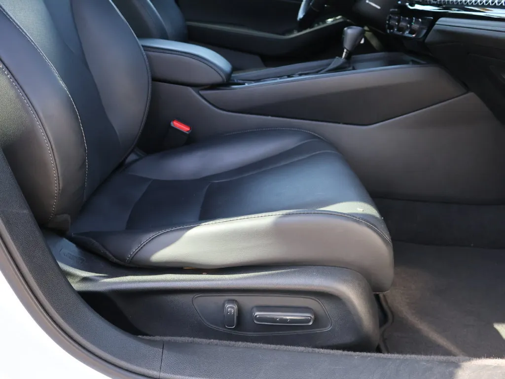 Honda Accord photo 10
