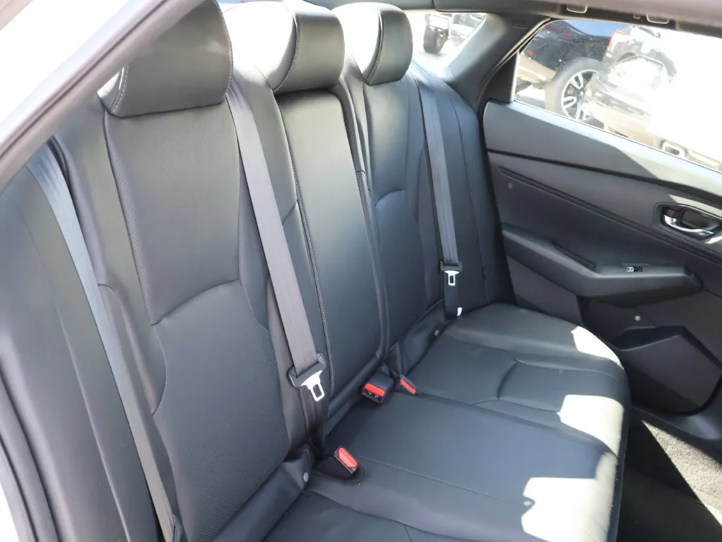 Honda Accord photo 12