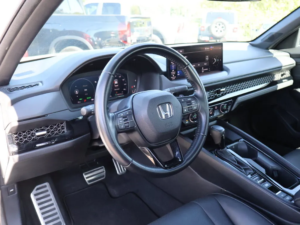 Honda Accord photo 16