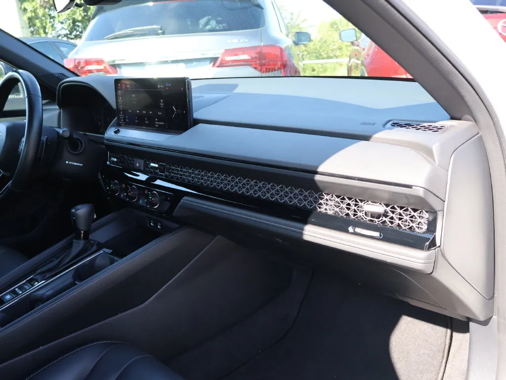 Honda Accord photo 9