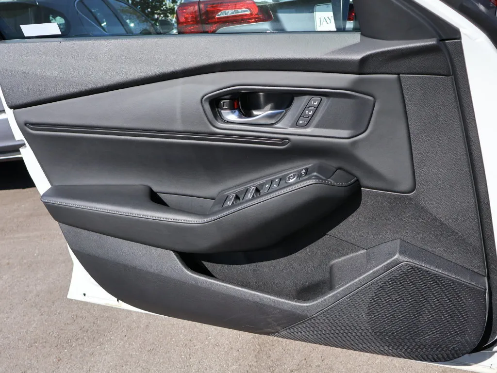 Honda Accord photo 28