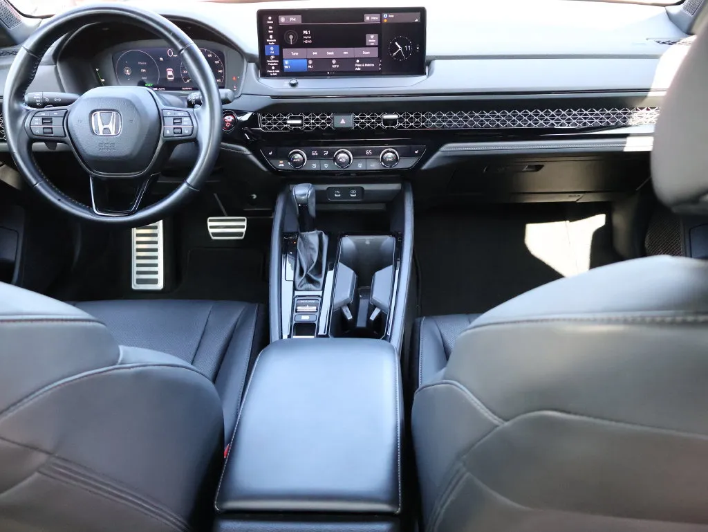 Honda Accord photo 13
