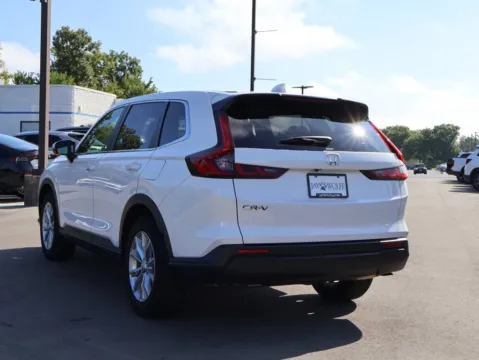 More photos of 2024 Honda CR-V EX at Jay Wolfe Honda, MO