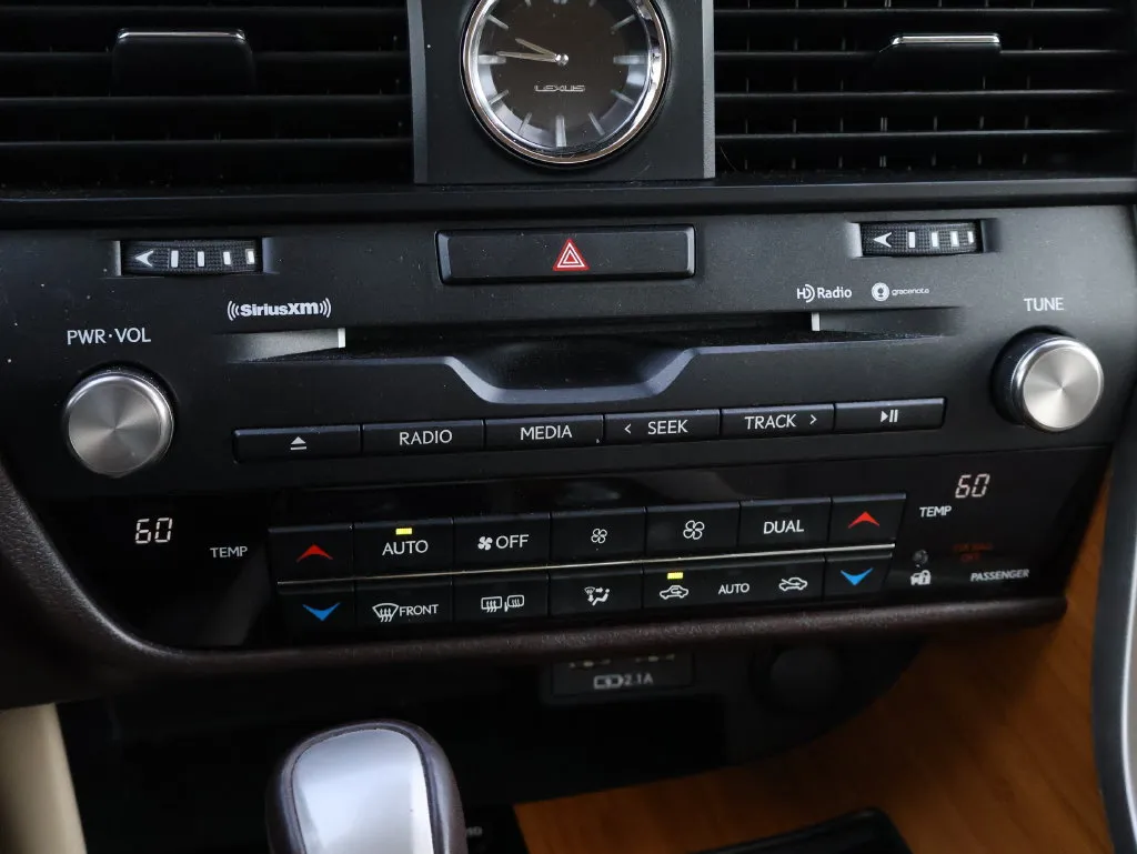 Lexus RX photo 23