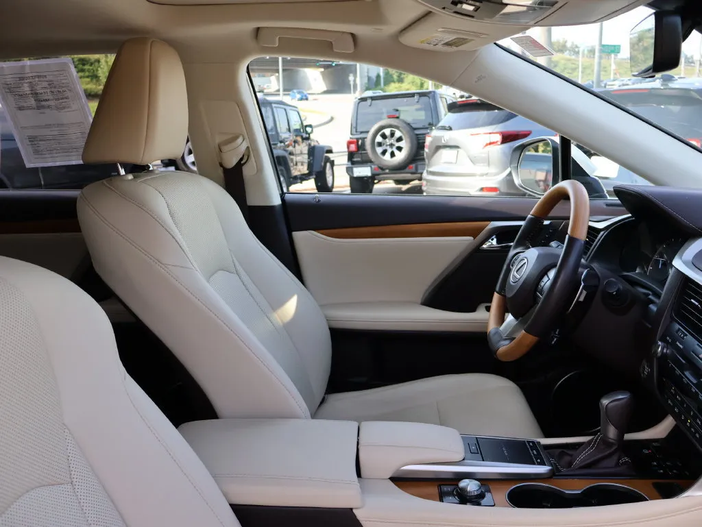 Lexus RX photo 8