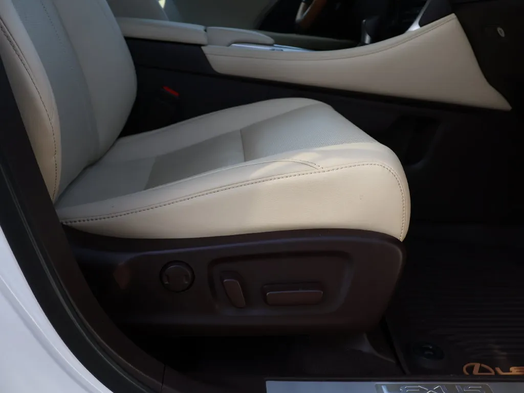 Lexus RX photo 10