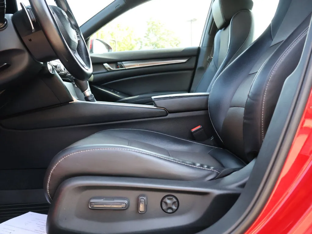 Honda Accord photo 29