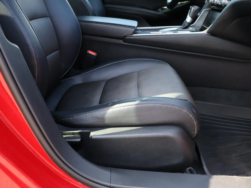 Honda Accord photo 10