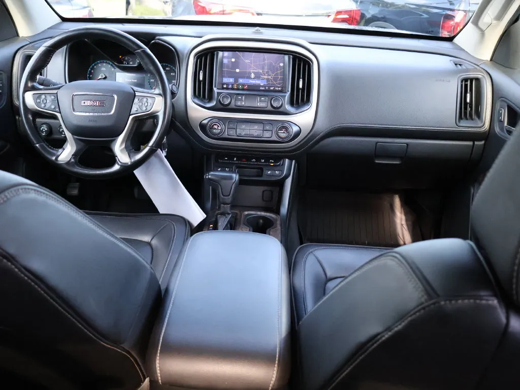 GMC Canyon photo 13