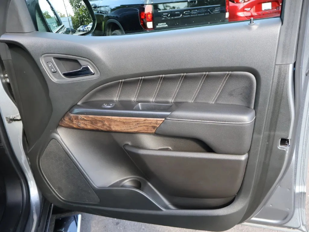 GMC Canyon photo 11