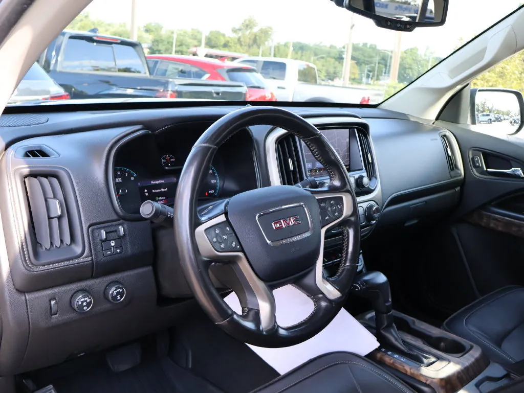GMC Canyon photo 16