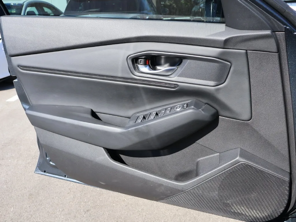 Honda Accord photo 28