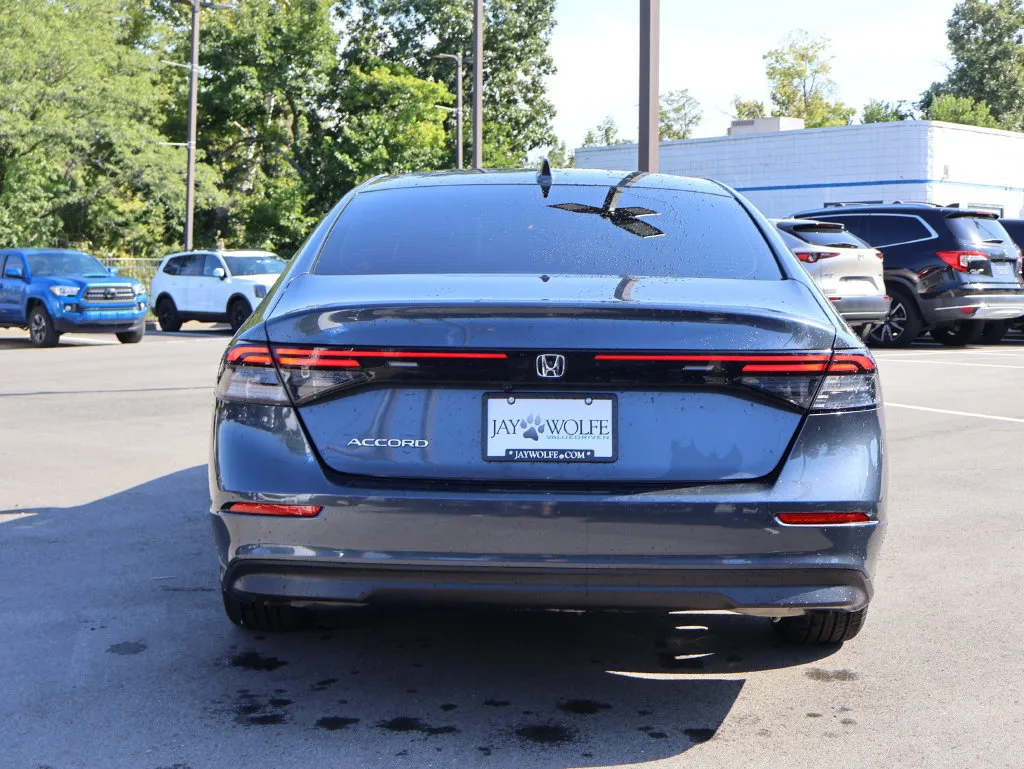 Honda Accord photo 6