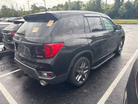 More photos of 2022 Honda Passport EX-L at Jay Wolfe Honda, MO