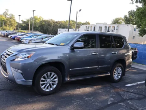 More photos of 2019 Lexus GX 460 at Jay Wolfe Honda, MO