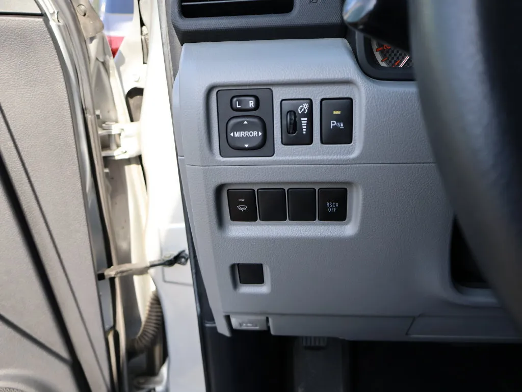 Toyota 4Runner photo 24