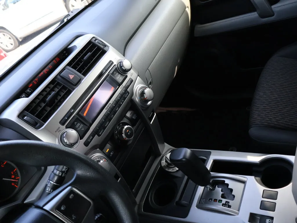Toyota 4Runner photo 18