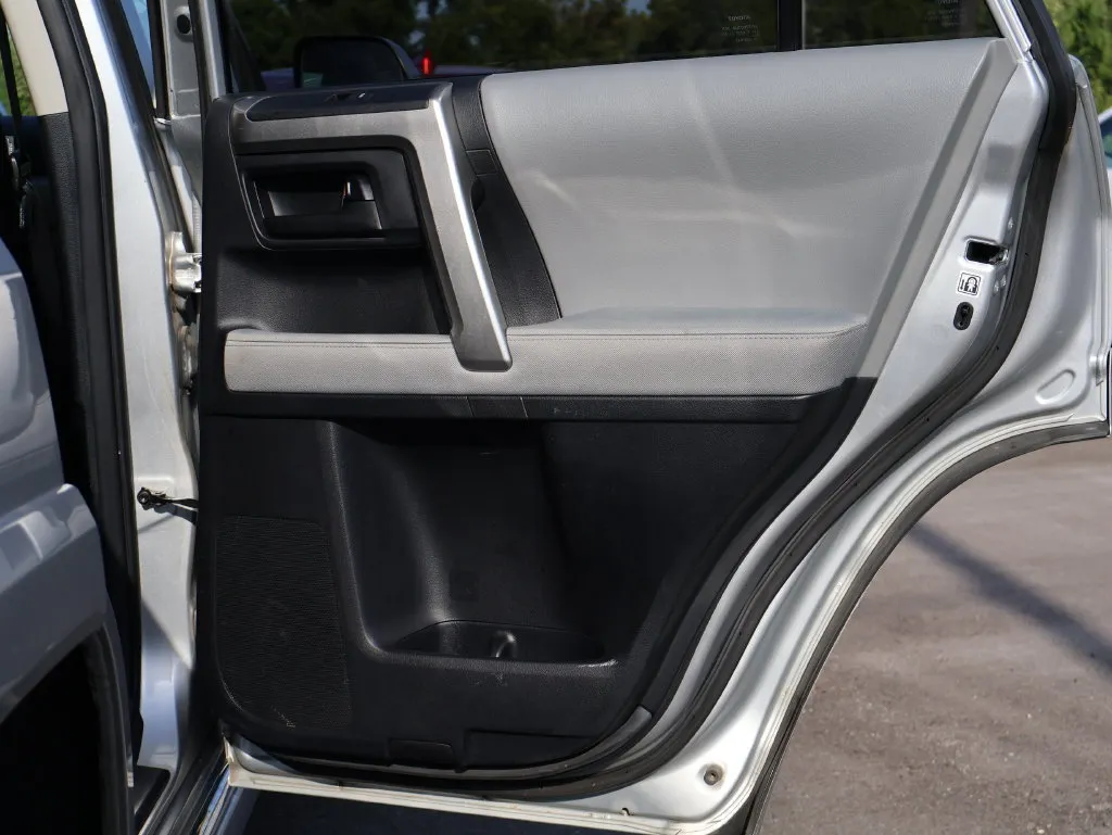 Toyota 4Runner photo 14