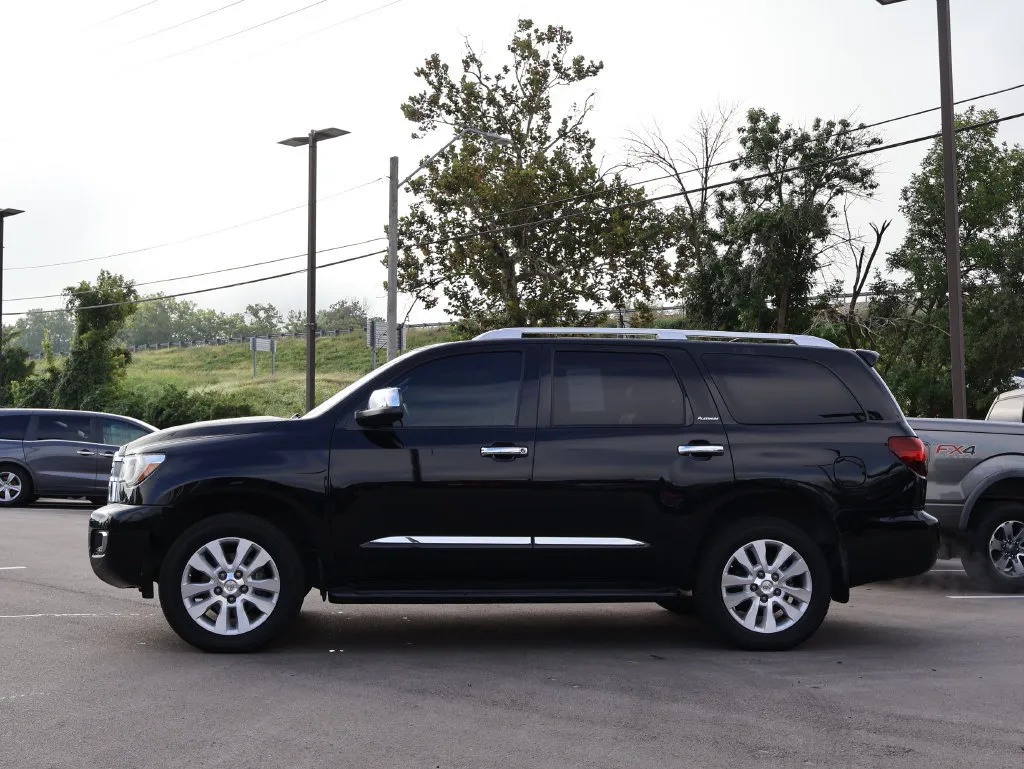 Toyota Sequoia photo 4