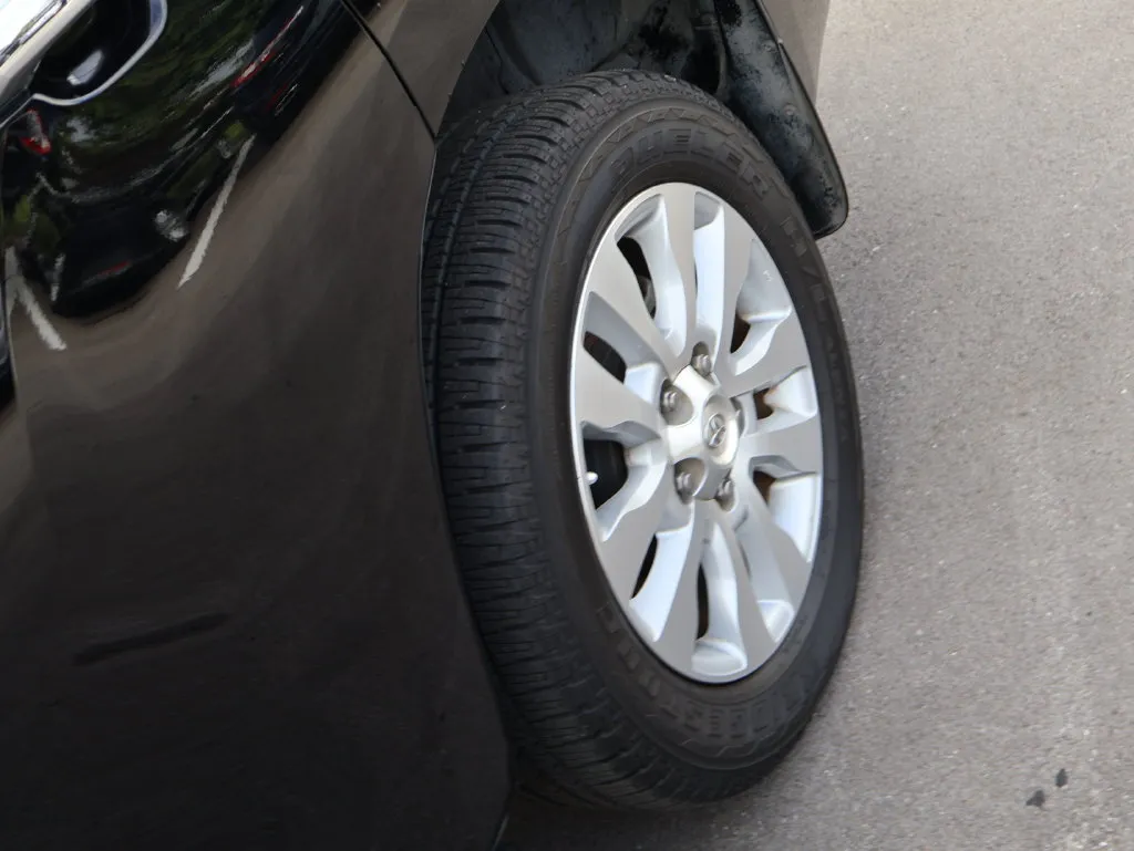 Toyota Sequoia photo 39