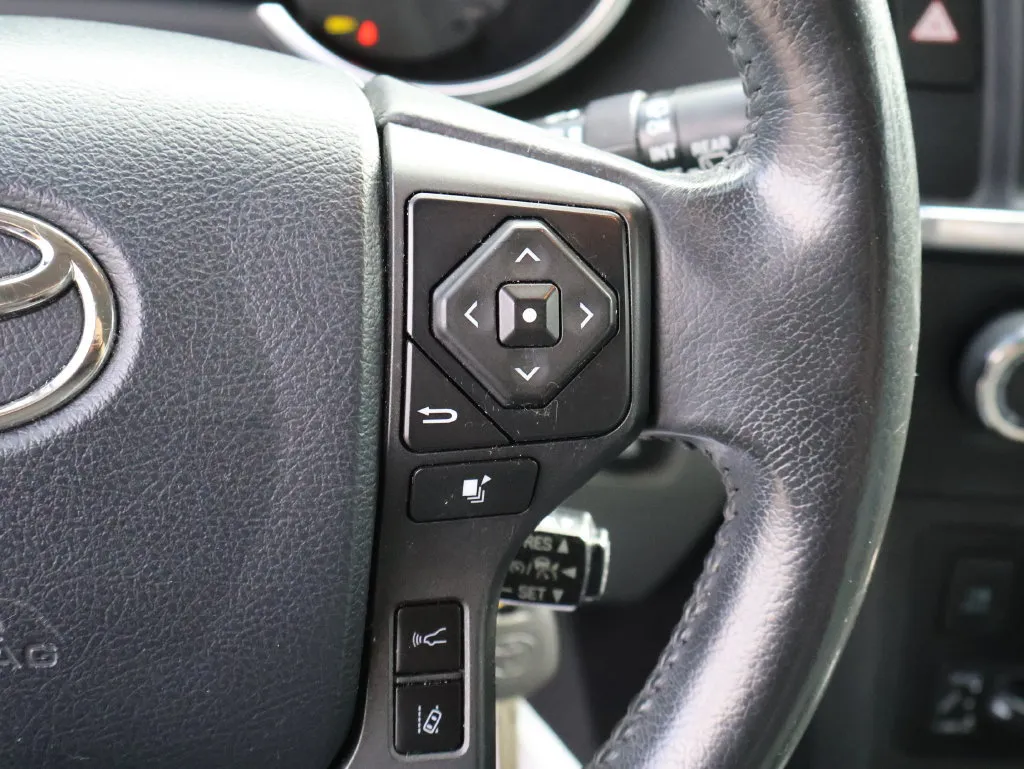 Toyota Sequoia photo 32