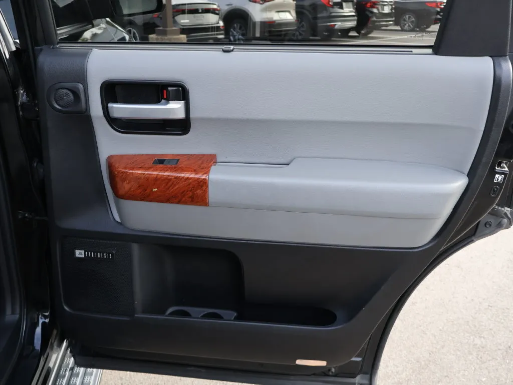 Toyota Sequoia photo 15