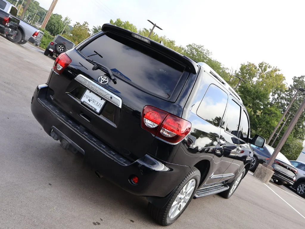 Toyota Sequoia photo 7