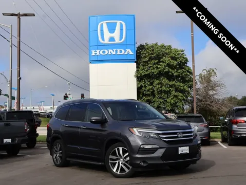 Gray 2018 Honda Pilot Elite for sale in Kansas City, MO