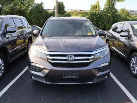 Photos of 2018 Honda Pilot Elite for sale in Kansas City, MO at Jay Wolfe Honda