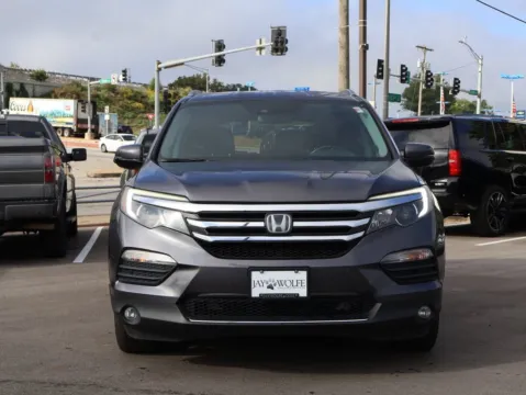 Photos of 2018 Honda Pilot Elite for sale in Kansas City, MO at Jay Wolfe Honda