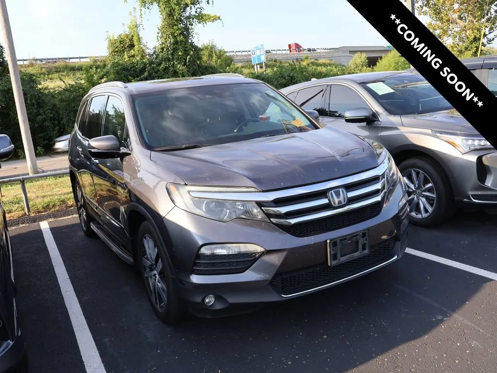 Gray 2018 Honda Pilot Elite for sale in Kansas City, MO