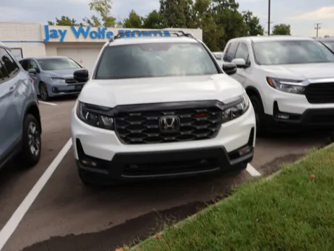 Photos of 2025 Honda Passport TrailSport for sale in Kansas City, MO at Jay Wolfe Honda
