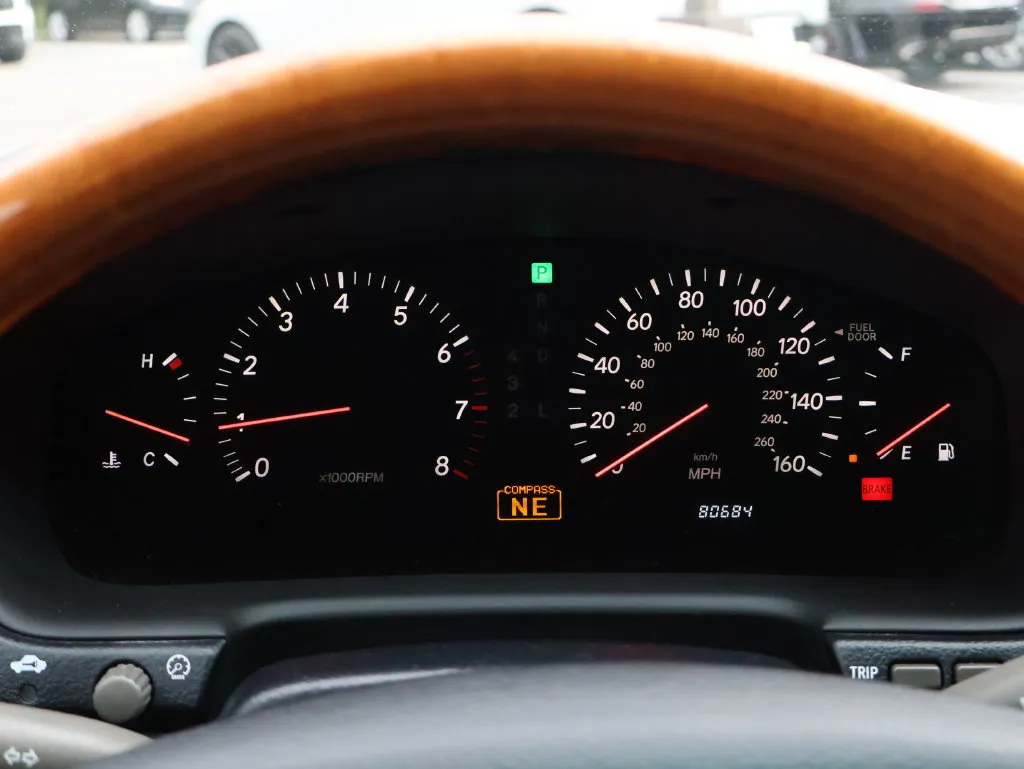 Lexus LS photo 22