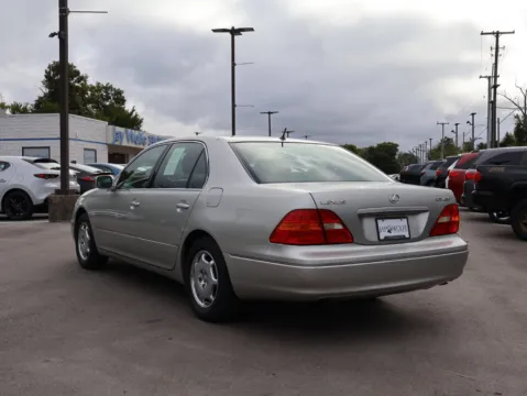 More photos of 2002 Lexus LS 430 at Jay Wolfe Honda, MO