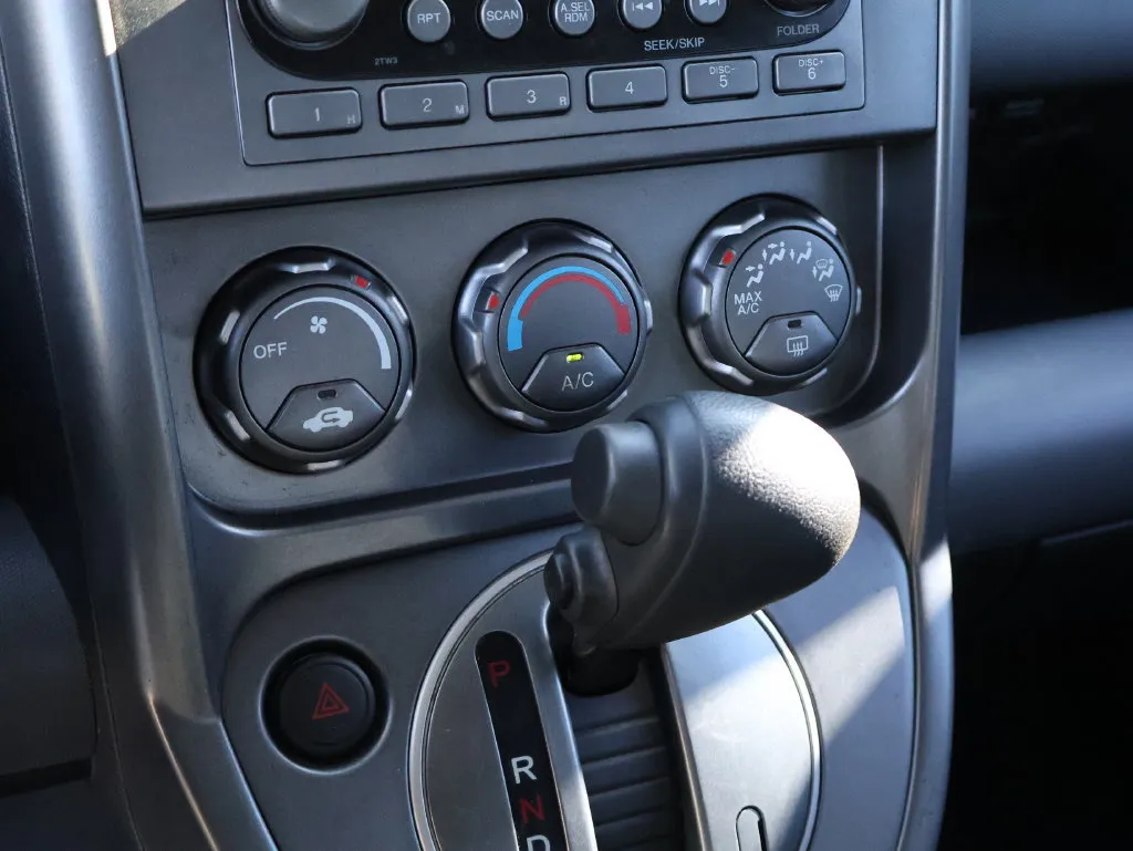 Honda Element photo 18