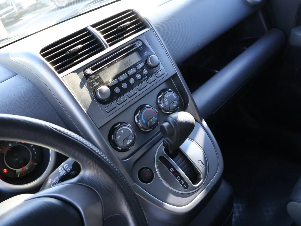 Honda Element photo 16