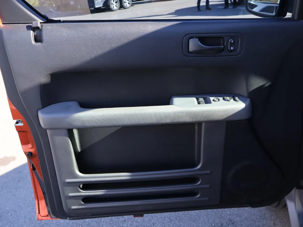 Honda Element photo 22
