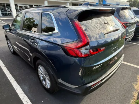More photos of 2024 Honda CR-V EX-L at Jay Wolfe Honda, MO
