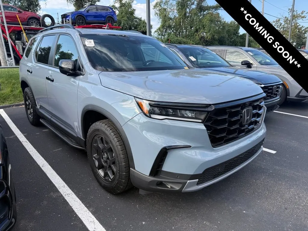 Gray 2025 Honda Pilot TrailSport for sale in Kansas City, MO