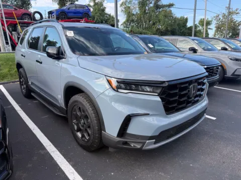 Gray 2025 Honda Pilot TrailSport for sale in Kansas City, MO