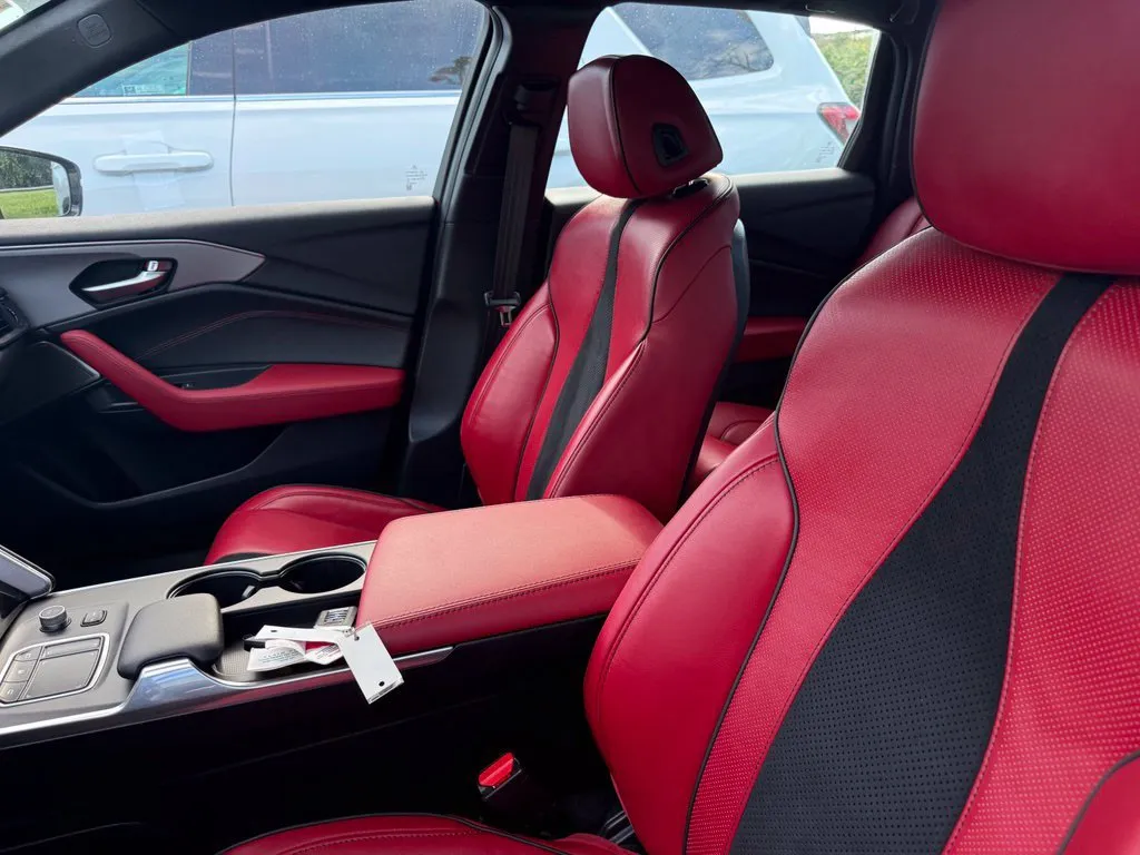 Acura TLX photo 8