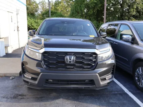 Photos of 2024 Honda Passport EX-L for sale in Kansas City, MO at Jay Wolfe Honda