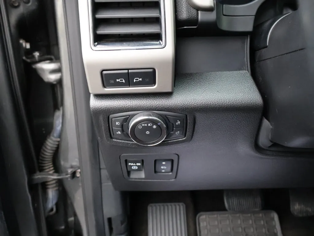 Ford F-150 photo 29