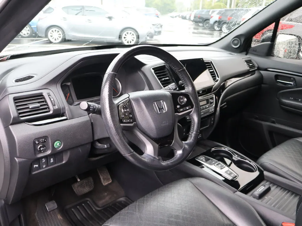 Honda Passport photo 17
