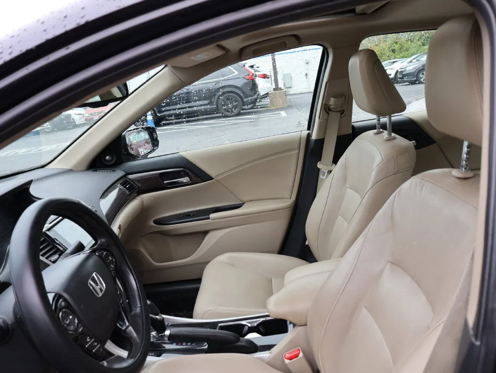 Honda Accord photo 11