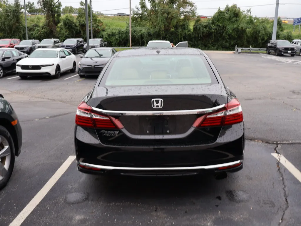 Honda Accord photo 6