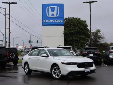 White 2024 Honda Accord Sedan LX for sale in Kansas City, MO